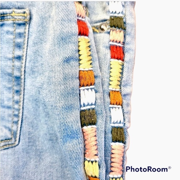 Knox Rose Adorable High Waisted Stretch Jean’s Retro 90s Boho Embroidered - Picture 11 of 12